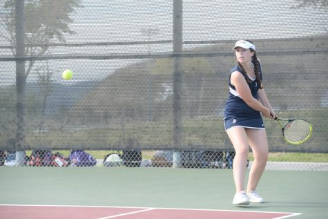 Girl’s Tennis Makes It Big in New League