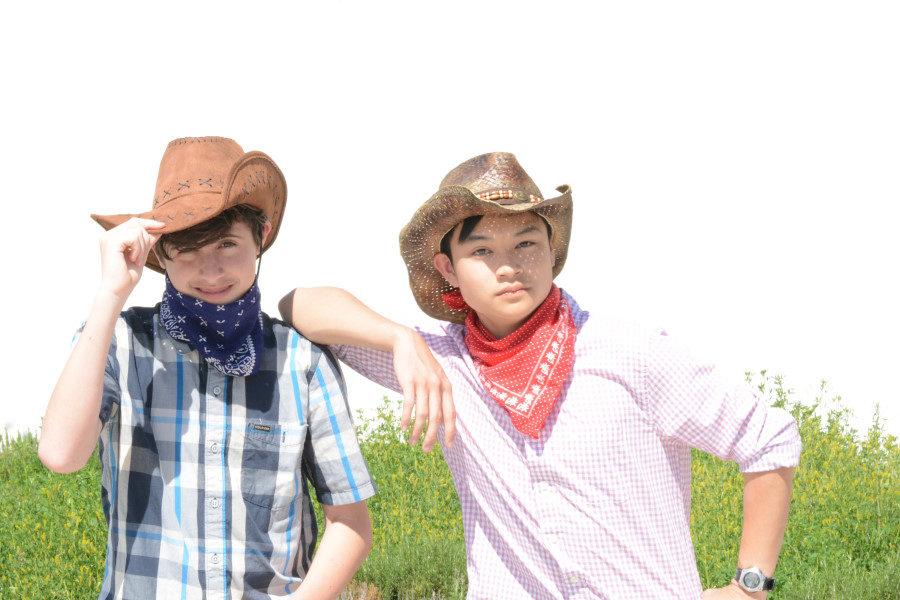 Milo Fisher (left) and Russell Tran (right) show off their junior spirit by dressing up in western wear, the junior class dress up day theme for that day. 