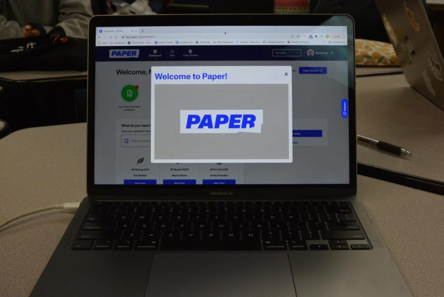 CUSD recently purchased the free-to-use, 24/7 tutoring program Paper for students. The program has features including essay review and virtual chat discussions to best help students.