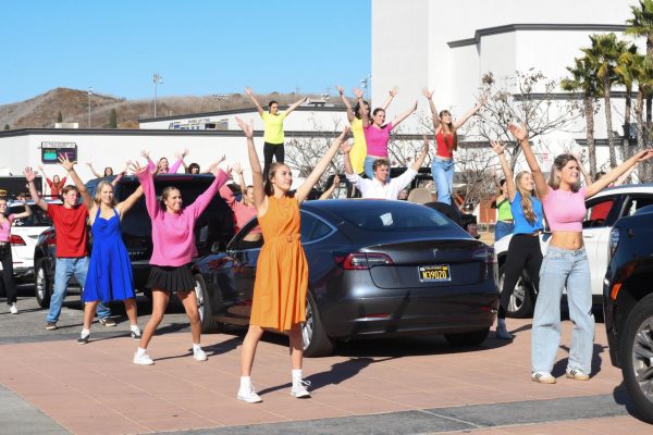 Dancers, Zoe Lewis (11), Carlie Schafer (9), Saelah Dinnie (9), and the rest of the SJHHS Dance program recreated the iconic opening scene from La La Land for the Winter Formal Pep Rally. The program hired a professional videographer and staged a fake traffic jab on campus for their recreation.